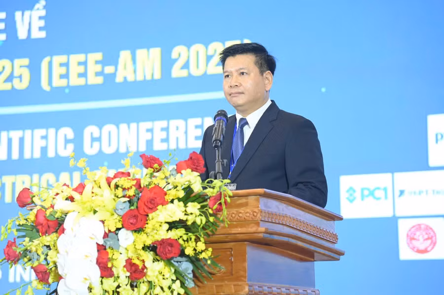 PGS.TS Đinh Văn Châu – Hiệu trưởng Trường Đại học Điện lực khai mạc Hội thảo. 