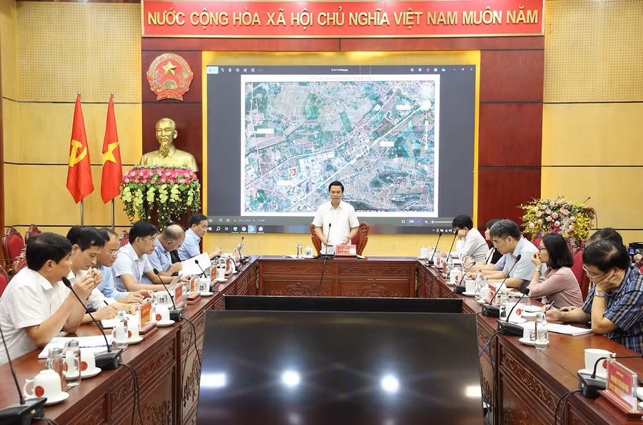 Quang cảnh buổi làm việc.