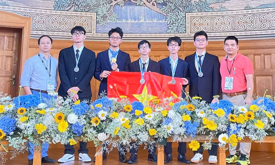 5 thí sinh đoàn Việt Nam dự thi đoạt giải.