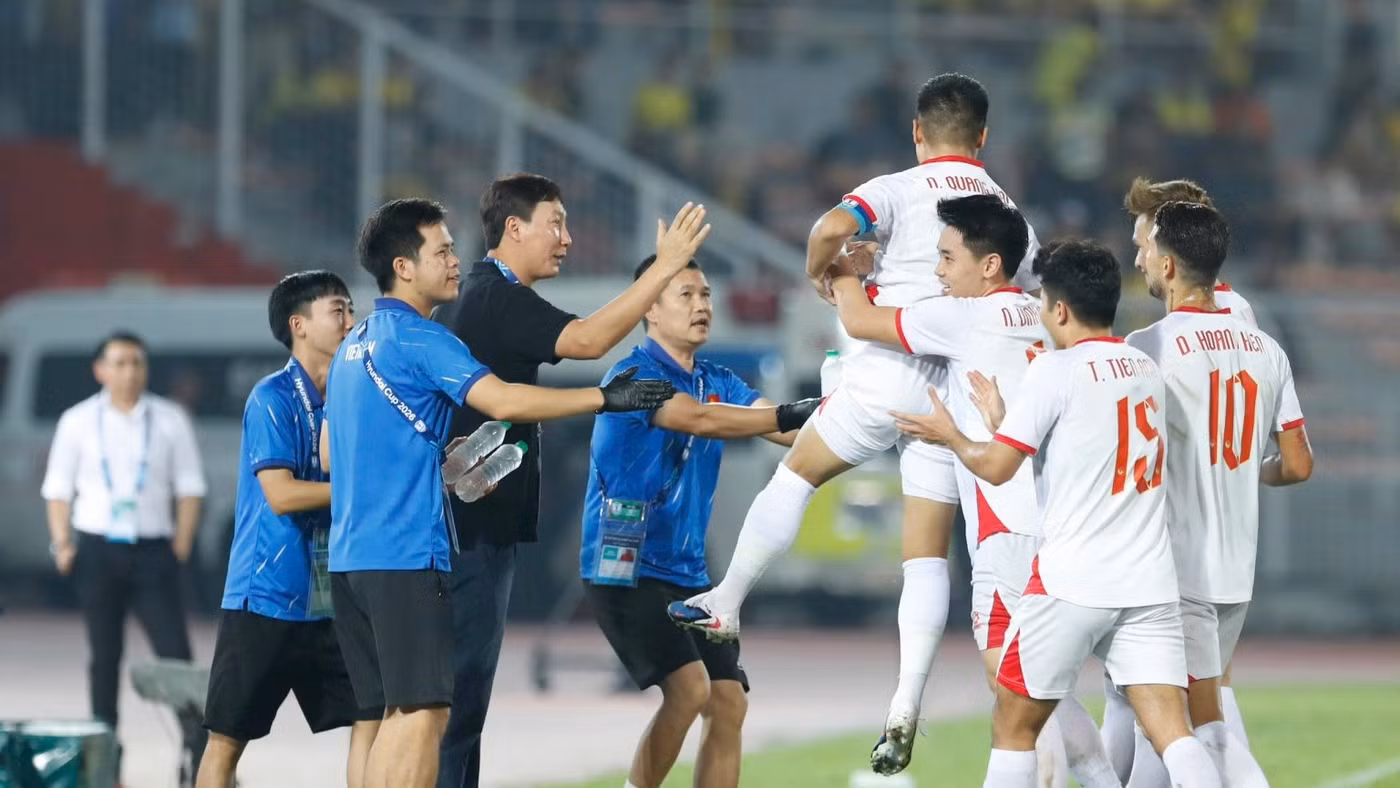 Tuyển Việt Nam sáng cửa vào chung kết ASEAN Cup sau trận thắng Malaysia..