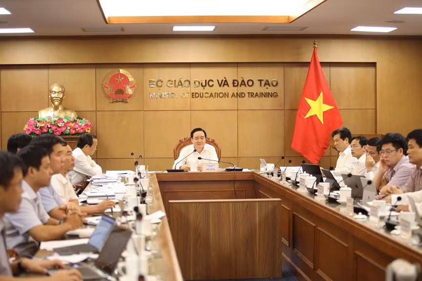 Bộ trưởng Phùng Xuân Nhạ nêu 5 nhiệm vụ quan trọng trong tổ chức thi tốt nghiệp THPT 2020 ảnh 1