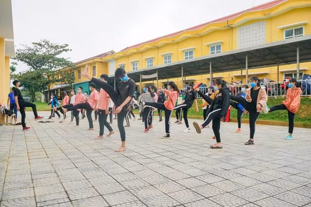 Học sinh Thừa Thiên Huế háo hức trở lại trường ảnh 3