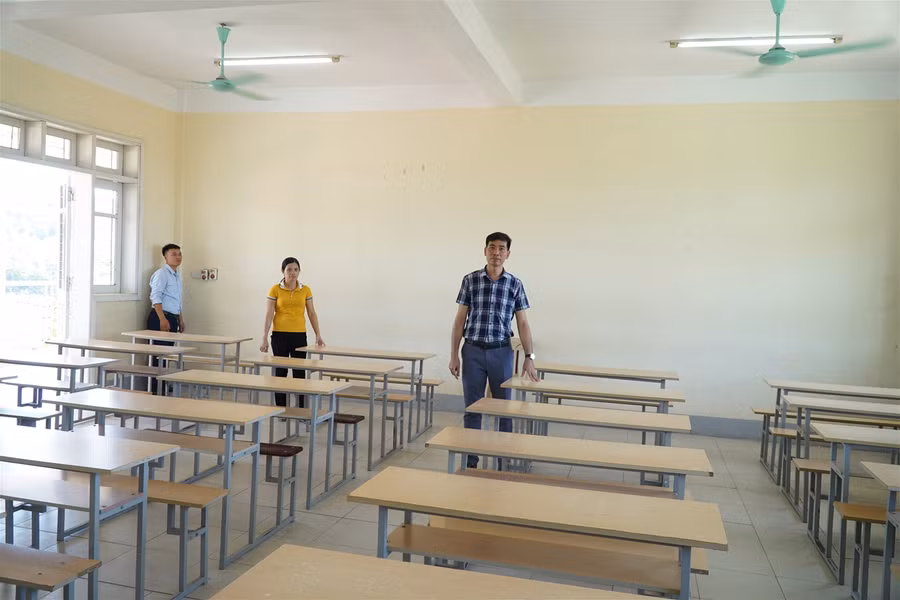 Cận cảnh mọi khâu chuẩn bị kỳ thi tuyển vào lớp 10 tại Nghệ An ảnh 8