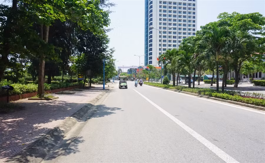 Nghệ An: Thị xã biển Cửa Lò "vắng hoe" khách trong dịp lễ 30/4 - 1/5 ảnh 1