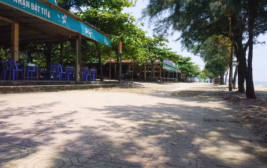 Nghệ An: Thị xã biển Cửa Lò "vắng hoe" khách trong dịp lễ 30/4 - 1/5 ảnh 7