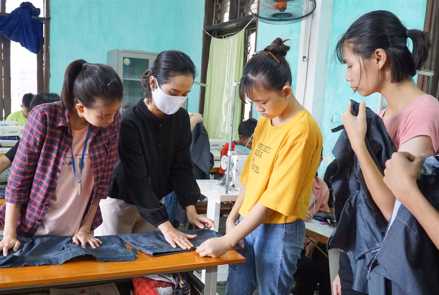 Nỗ lực hòa nhập của những em nhỏ thiệt thòi ảnh 4