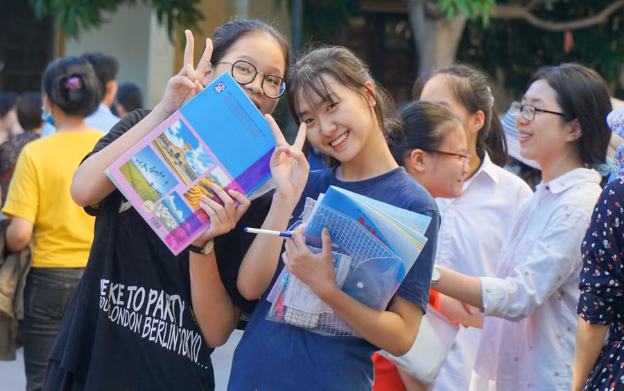 Hơn 2.000 thí sinh Nghệ An hoàn thành kỳ thi vào các trường THPT chuyên ảnh 3