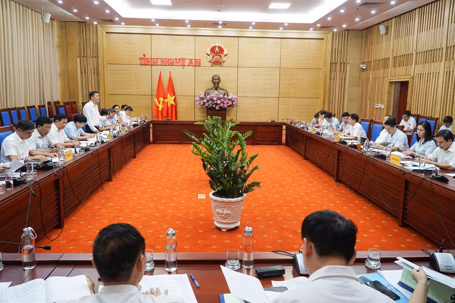 Thứ trưởng Phạm Ngọc Thưởng: Tổ chức kỳ thi tốt nghiệp THPT cẩn thận nhưng không quá căng thẳng, gây áp lực ảnh 1