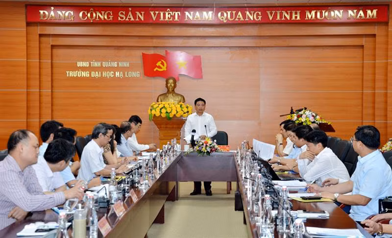 Chủ tịch UBND tỉnh Quảng Ninh kiêm nhiệm chức vụ Hiệu trưởng Trường ĐH Hạ Long ảnh 1