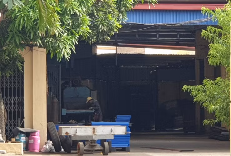 Ô nhiễm cao su bủa vây trường học ảnh 1