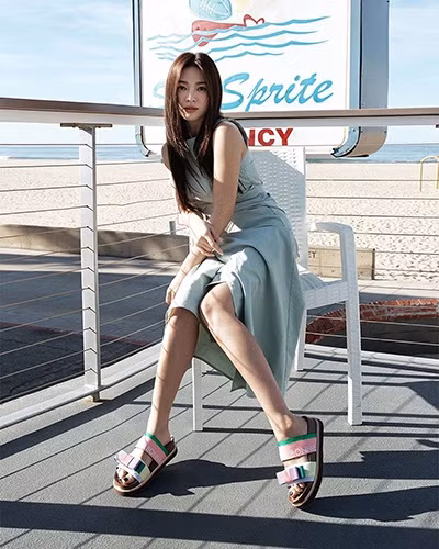 Lần hiếm hoi Song Hye Kyo diện váy ngắn gợi cảm ảnh 2