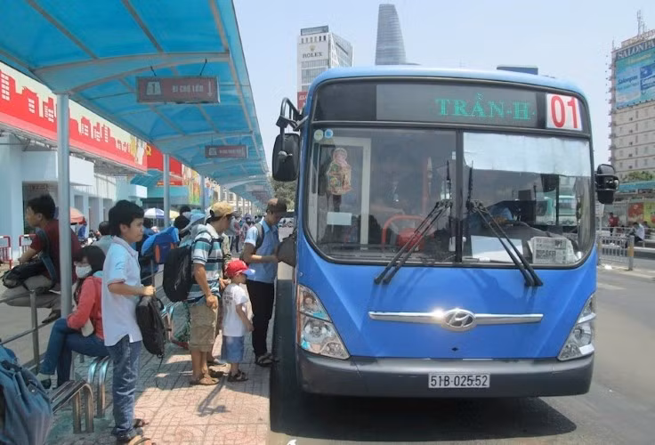 Đề án vận tải hành khách 393.000 nghìn tỷ đồng ở TPHCM: Xe bus vẫn ăn đong?