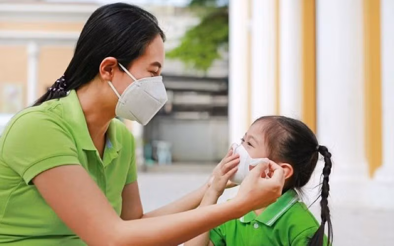 Đeo khẩu trang đúng cách: Biện pháp tránh tổn thương phổi