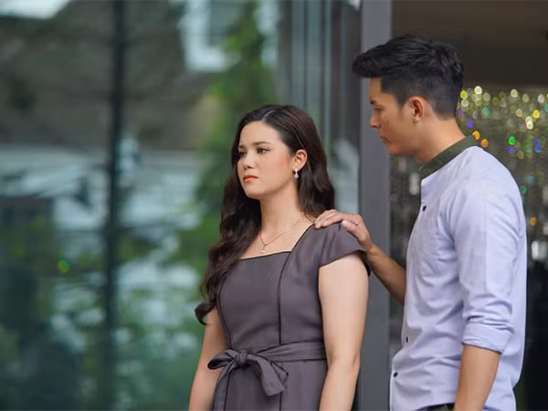 Chồng keo kiệt bỗng nhiên tặng nhẫn kim cương, lý do đằng sau khiến tôi té ngửa ảnh 1