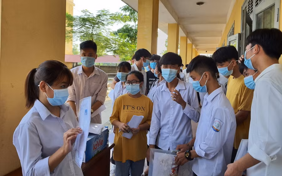 Ngày đầu tiên thi tốt nghiệp THPT: Kỷ cương trường thi được tăng cường ảnh 2