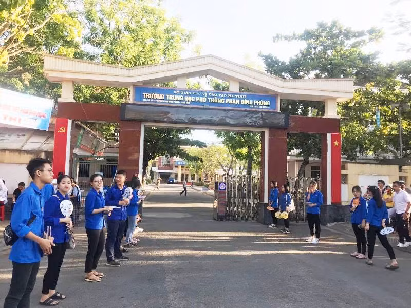 Hà Tĩnh: Hỗ trợ chu đáo thí sinh bước vào kỳ thi lớp 10 THPT ảnh 6