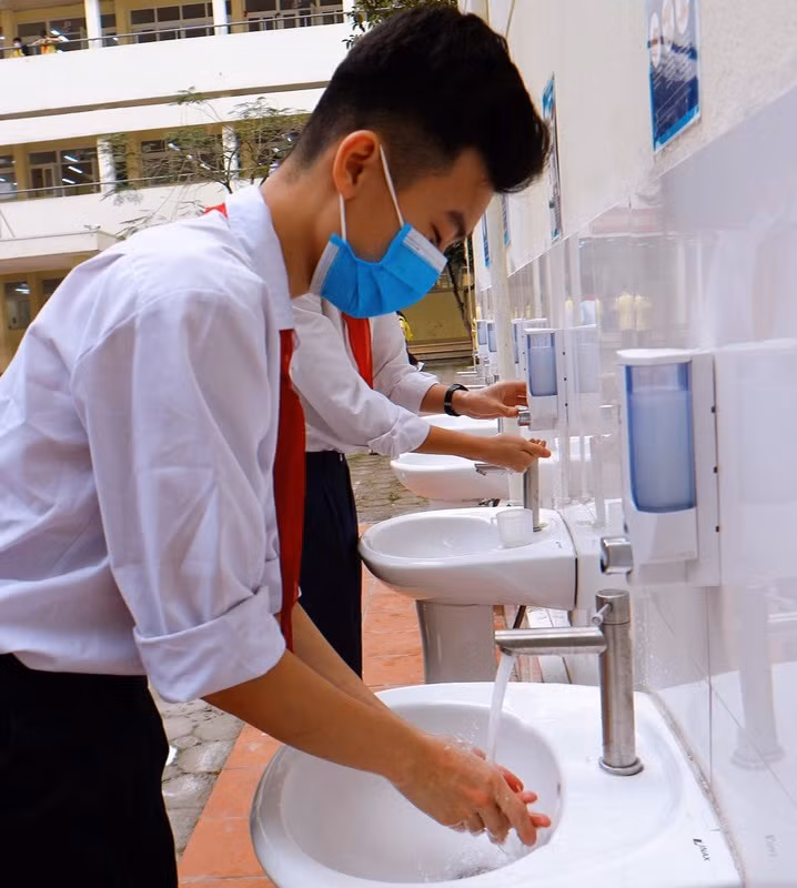 Hà Nội đảm bảo vệ sinh an toàn phòng dịch cho học sinh trở lại trường ảnh 2