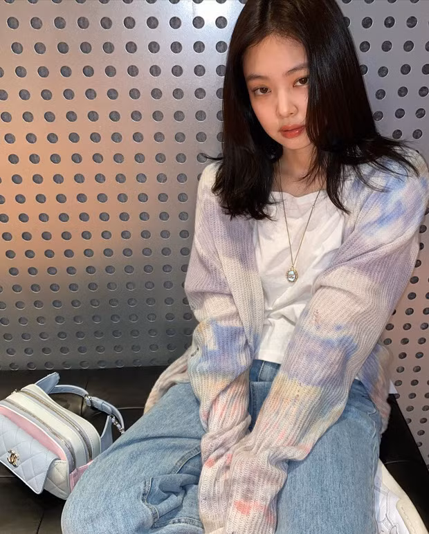 8 món đồ mà Jennie cứ diện là thành trend ảnh 2