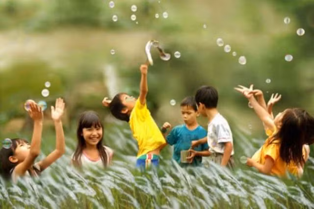 Tuyên truyền bảo vệ trẻ em và phụ nữ trong khu cách ly