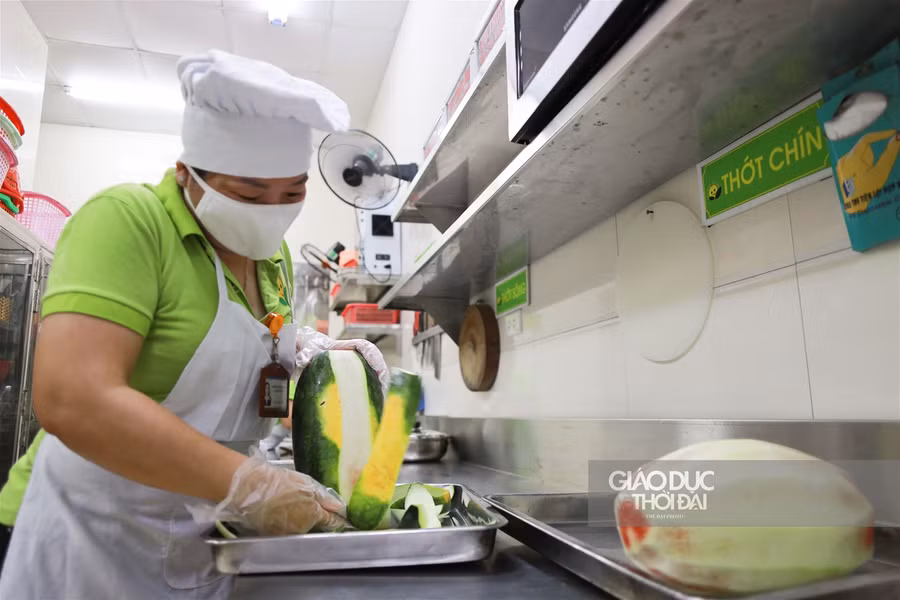 Bữa ăn bán trú tươi, sạch của trẻ mầm non Hà thành sau thời gian nghỉ dài vì dịch ảnh 10