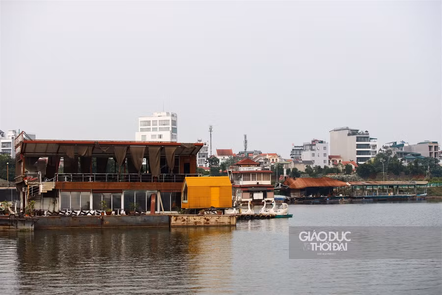 Những "đống sắt vụn" tiền tỷ nằm bất động hơn 3 năm tại hồ Tây ảnh 2