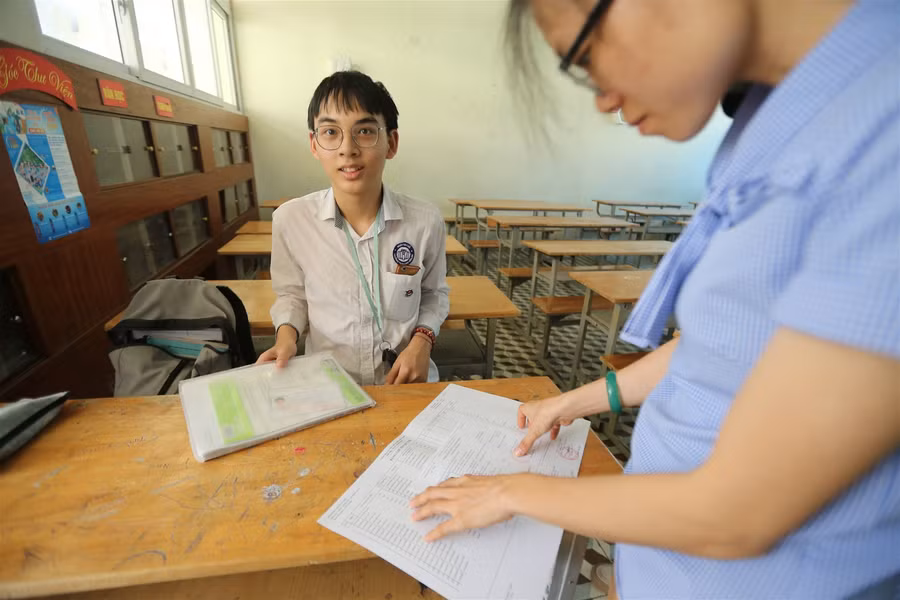 Chùm ảnh: Học sinh Hà Nội sẵn sàng cho kỳ thi vào lớp 10 ảnh 11