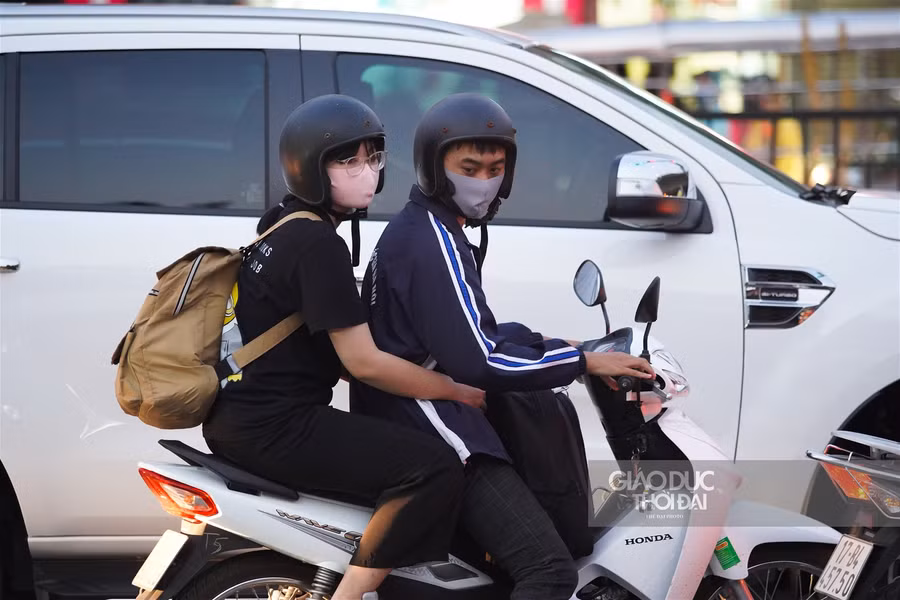 Cửa ngõ thủ đô ùn ứ trước kỳ nghỉ lễ 30/4 ảnh 10