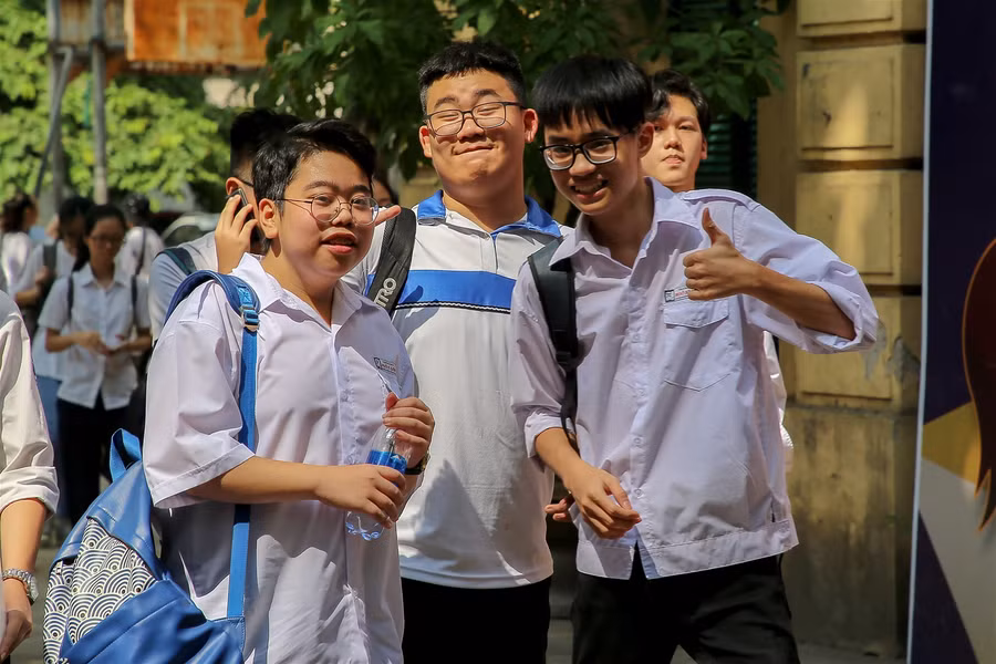 Chùm ảnh: Học sinh Hà Nội sẵn sàng cho kỳ thi vào lớp 10 ảnh 16