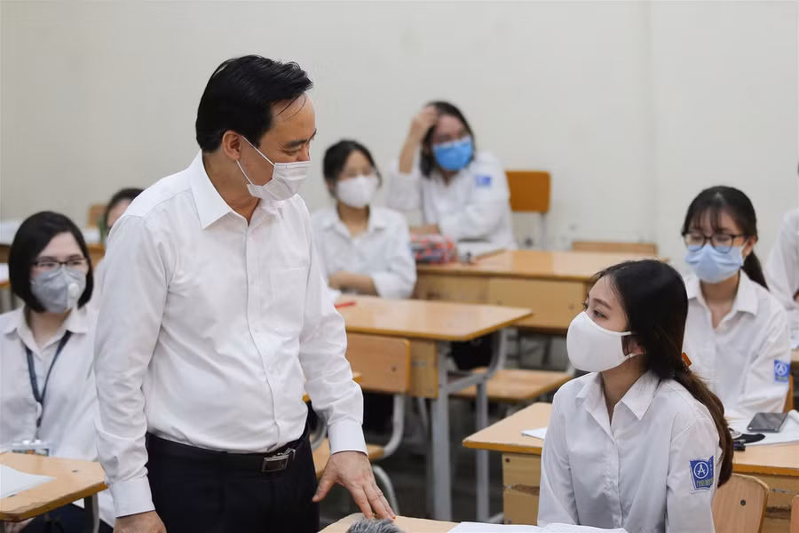 Bộ trưởng Phùng Xuân Nhạ: Nhà trường cần quan tâm hỗ trợ tâm lý cho học sinh, giáo viên ảnh 3