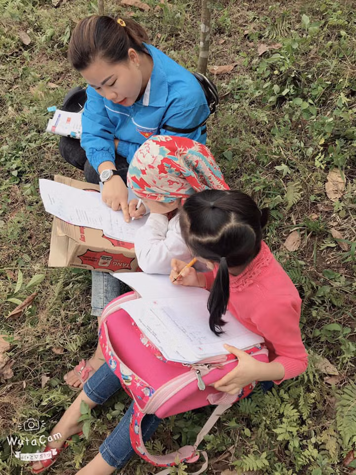 Lớp học trên đồi mây ảnh 2