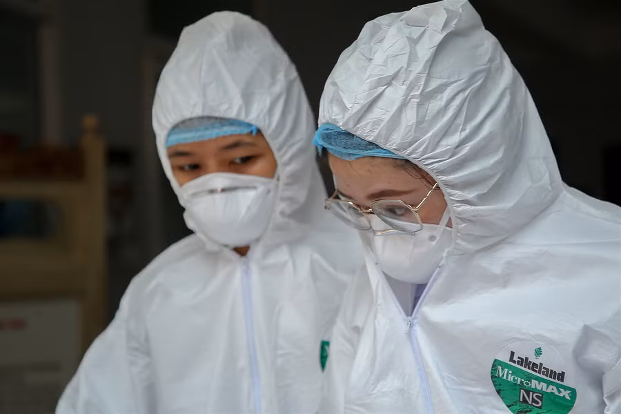 Hà Nội: Tiến hành test nhanh Covid-19 cho những người trở về từ Đà Nẵng ảnh 1