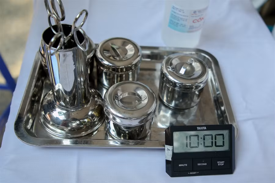 Hà Nội: Tiến hành test nhanh Covid-19 cho những người trở về từ Đà Nẵng ảnh 3