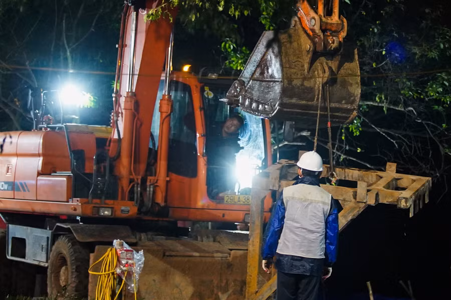 Cận cảnh bờ kè hồ Hoàn Kiếm được thay thế bằng "bê tông trường tồn" ảnh 10