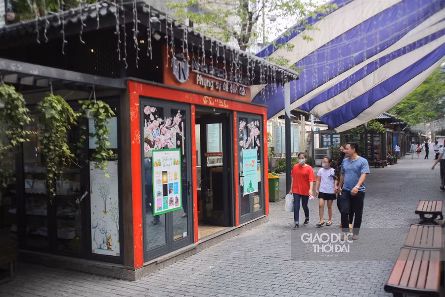 Hà Nội: Phố sách chính thức mở cửa trở lại sau gần 2 tháng tạm dừng hoạt động ảnh 8