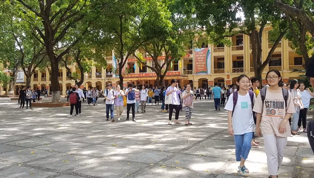 Vĩnh Phúc: Thí sinh hứng thú với câu hỏi “sống đẹp” trong đề Ngữ văn ảnh 1