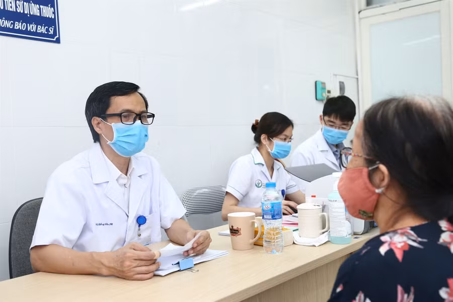 Chuyên gia hàng đầu về thần kinh chỉ rõ những dấu hiệu bệnh u não ảnh 1