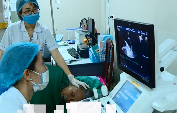 Áp dụng kỹ thuật tiên tiến siêu âm tim qua thực quản ảnh 1