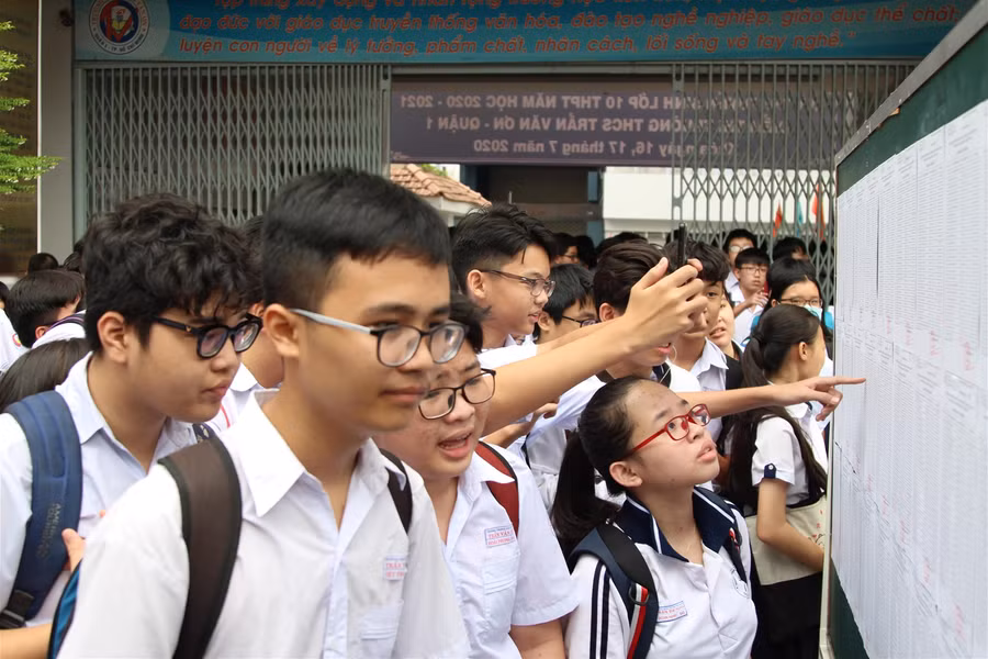 Kỳ tuyển sinh lớp 10 tại TP.HCM: Ngày thi đầu tiên diễn ra an toàn, nghiêm túc