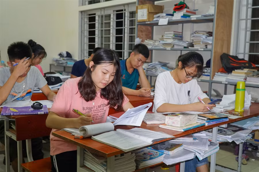 Ôn tập môn Hóa học: Dành thời gian luyện đề