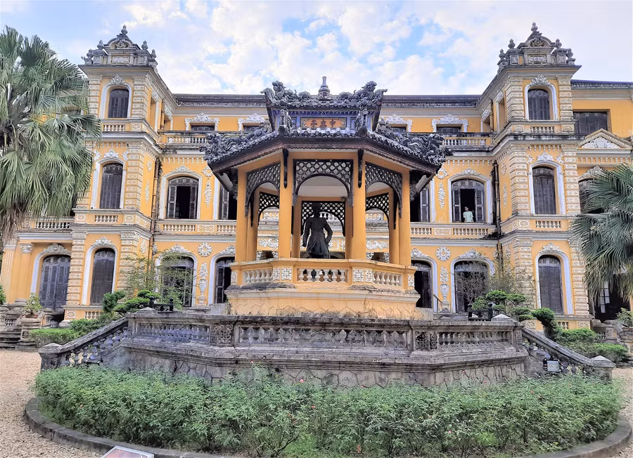 Thừa Thiên Huế: Cung An Định hút khách tham quan sau khi xuất hiện trong MV ca nhạc tiền tỉ ảnh 1