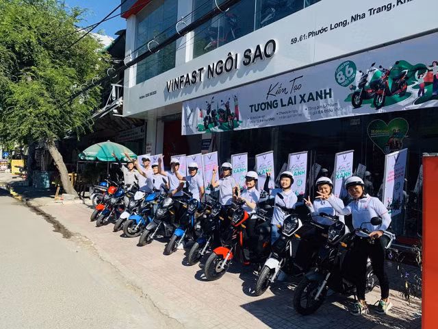 “Đội quân xung kích” VinFast Impes - Ludo rầm rộ tiếp sức sĩ tử mùa thi