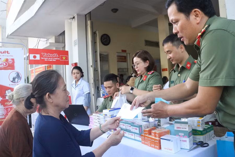 Đà Nẵng: Bệnh viện 199 – Bộ Công an khám và phát thuốc miễn phí cho thương binh nhân ngày 27/7 ảnh 3