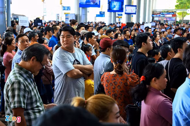  Gây rối, 3 hành khách bị cấm bay 1 năm 