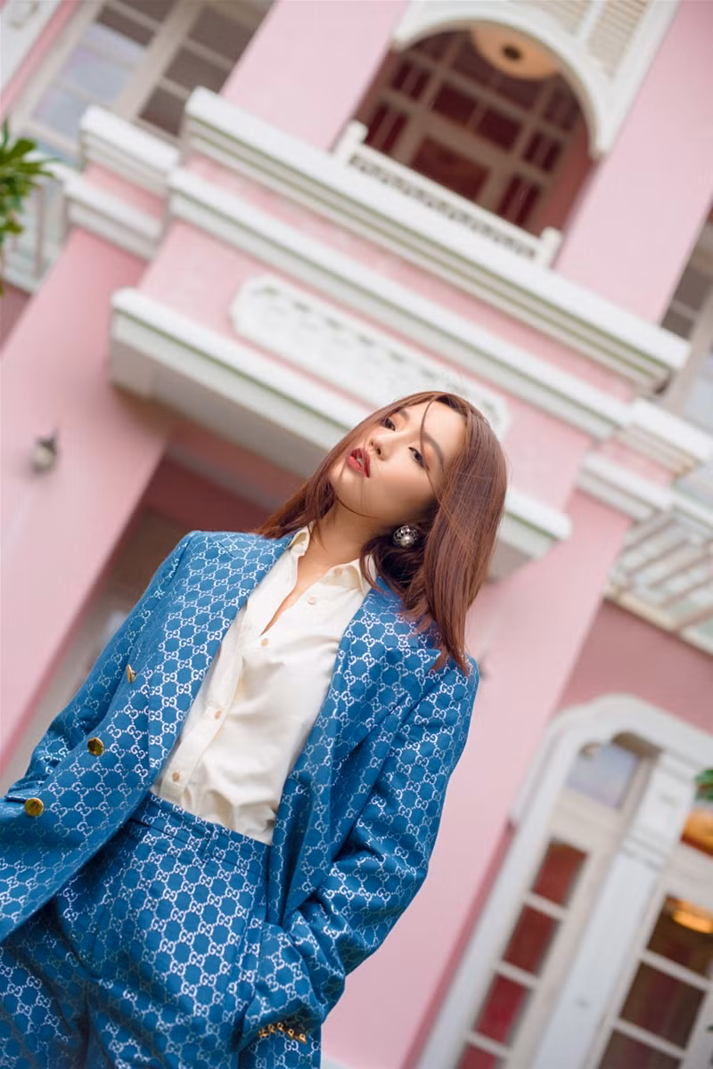 Bích Phương "biến hình" với gu thời trang cực chất ảnh 1
