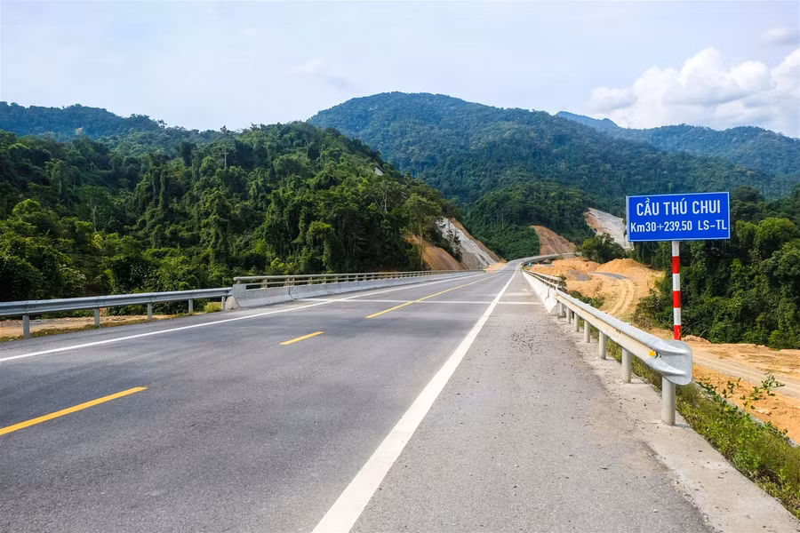 Gấp rút hoàn thành công trình dự án đường La Sơn - Túy Loan 11,5 nghìn tỷ đồng ảnh 16
