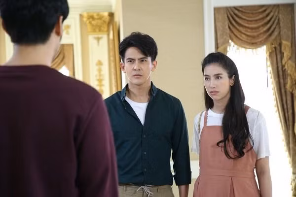 Tình cờ gặp lại, người yêu cũ mỉa mai&nbsp;sâu cay nhưng chồng tôi đáp trả còn&nbsp;đau hơn