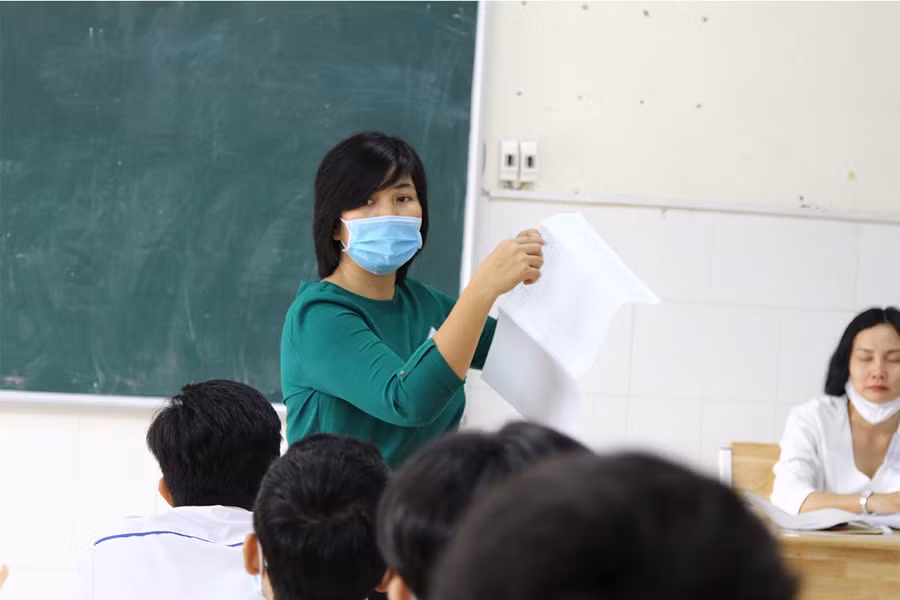 Chùm ảnh: Thí sinh Đồng Nai tự tin bước vào môn thi Ngữ văn ảnh 6