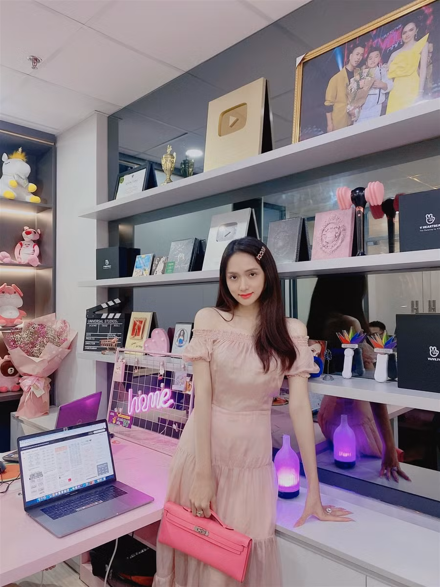 Hoa hậu Hương Giang “gây sát thương” người hâm mộ bằng 2 câu thả thính ảnh 3