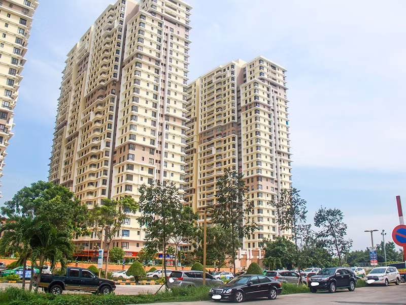 Ngân hàng ồ ạt thanh lý nhà, đất: Không dễ bán