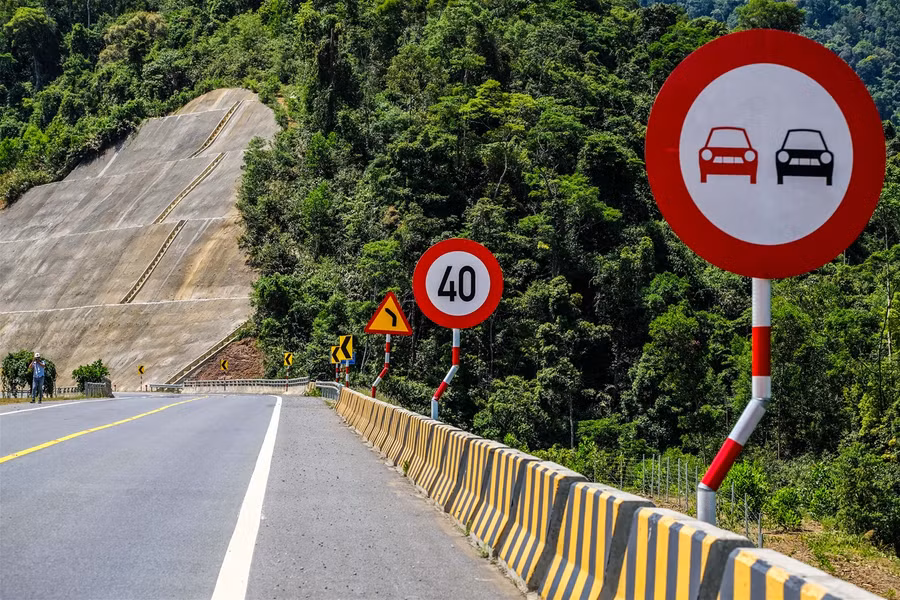 Gấp rút hoàn thành công trình dự án đường La Sơn - Túy Loan 11,5 nghìn tỷ đồng ảnh 9